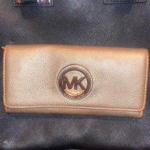 Michael kors gold wallet
